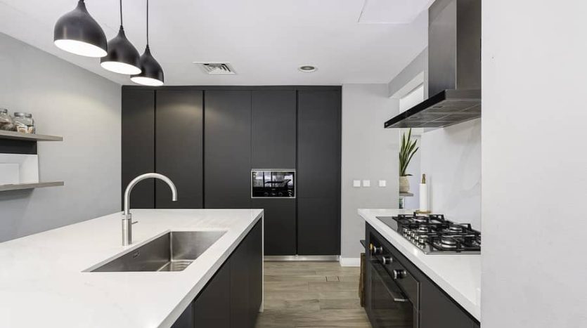 Townhouse on The Springs, Dubai, 3 bedrooms, 245 m2 / per year
