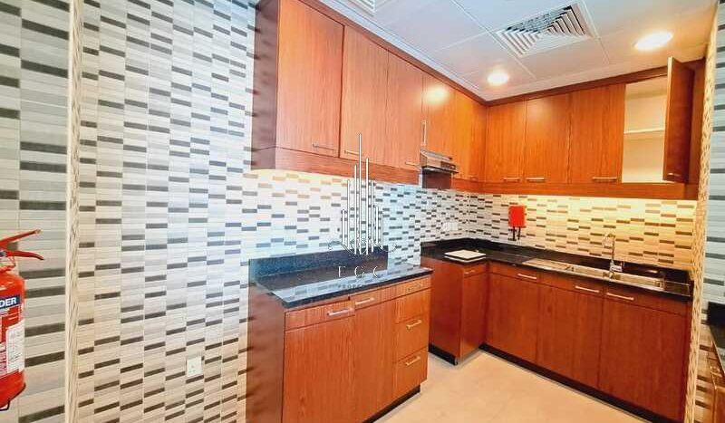 Квартира в Марина, Абу-Даби, 3 спальни, 240 м2 / в год