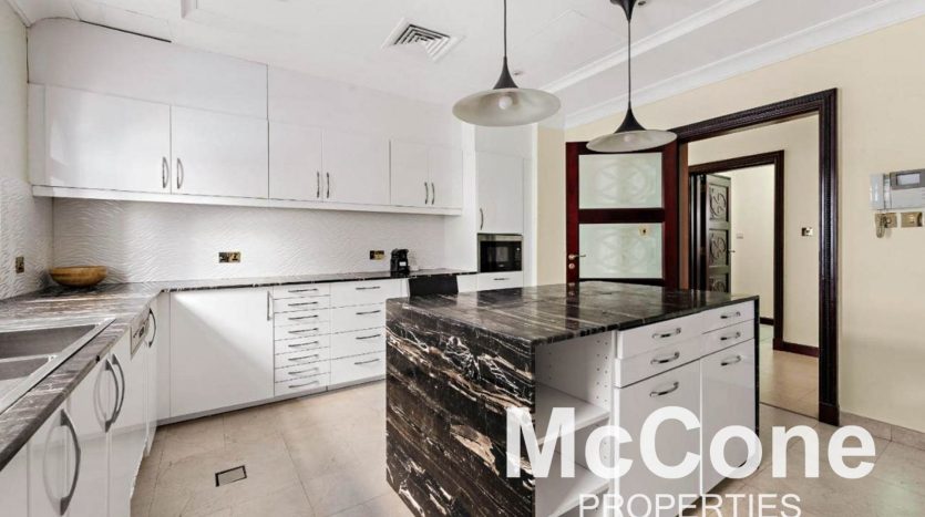 Villa on Palm Jumeirah, Dubai, 4 bedrooms, 684.97 m2  | Foto 4