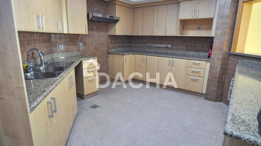 Квартира в Пальма Джумейра, Дубай, 3 спальни, 202.6 м2 / в год