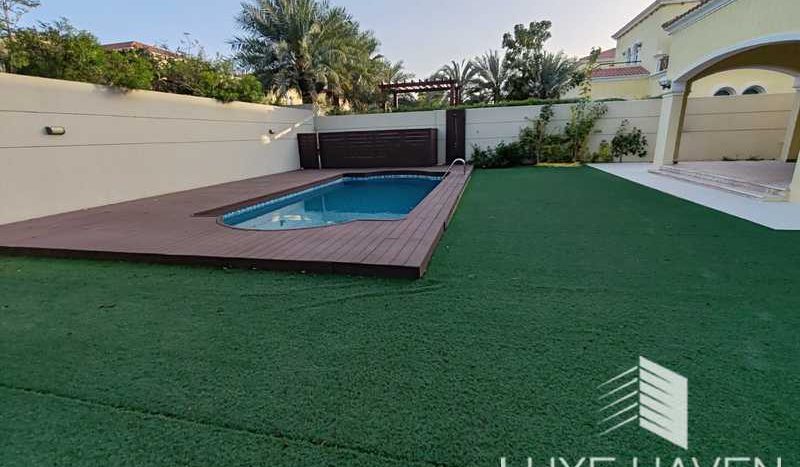 Вилла в Jumeirah Park, Дубай, 4 спальни, 402.73 м2 / в год