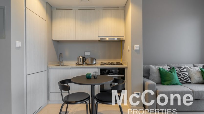 Apartment on Business Bay, Dubai, 1 bedroom, 52.58 m2 / per year