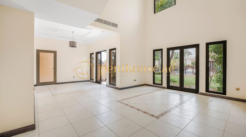 Villa on Palm Jumeirah, Dubai, 4 bedrooms, 469 m2 / per year