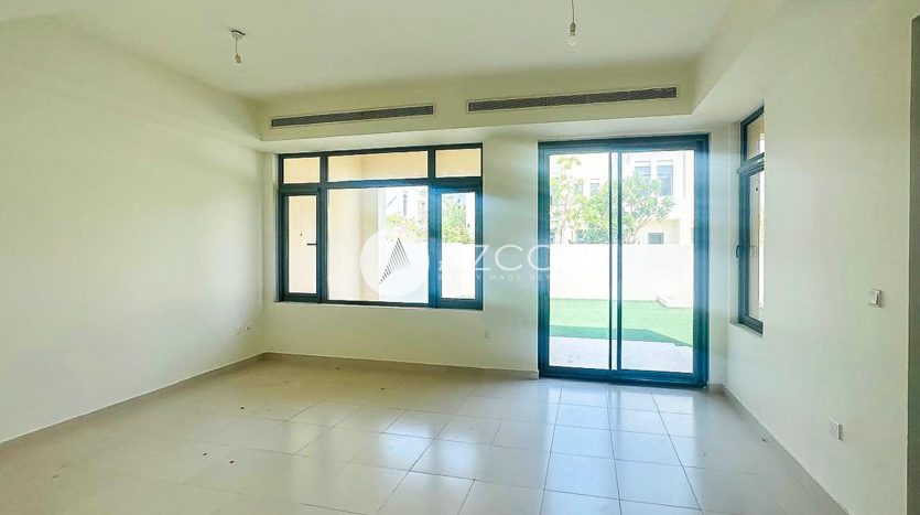 Villa on Rome, Dubai, 3 bedrooms, 220.5 m2 / per year