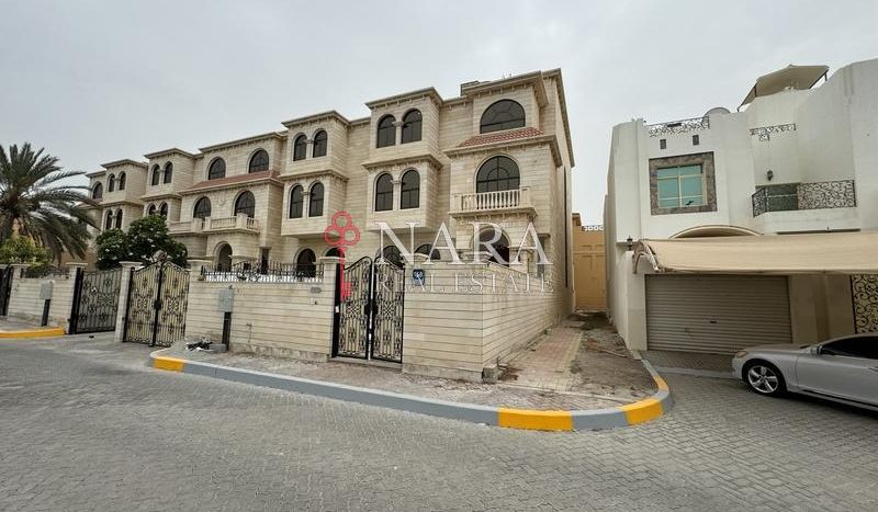 Villa on Al Mushrif, Abu-Dhabi, 6 bedrooms, 464.5 m2 / per year