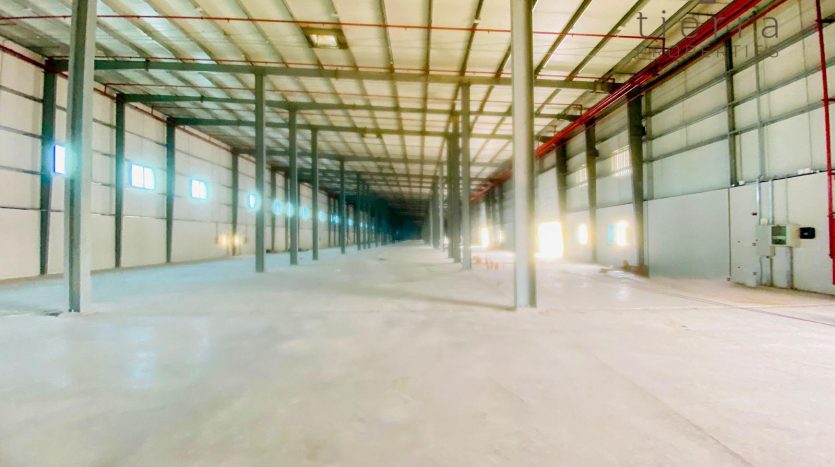 Warehouse on Al Quoz, Dubai, 1450.2 m2 / per year