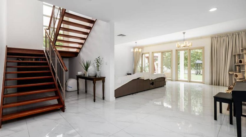 Villa on Arabian Ranchez, Dubai, 5 bedrooms, 860 m2 / per year