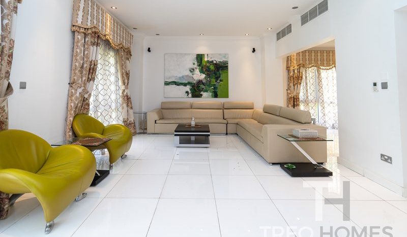 Villa on Meadows, Dubai, 4 bedrooms, 626 m2 / per year