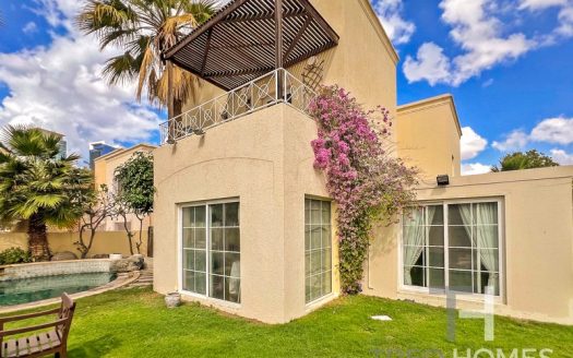 Villa on Meadows, Dubai, 4 bedrooms, 527 m2 / per year