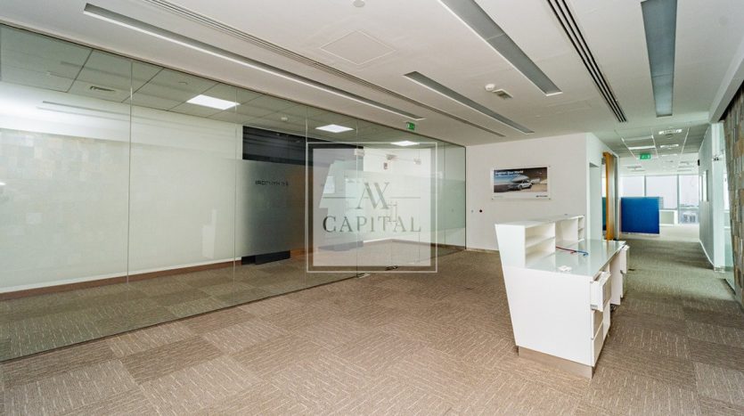 Office on Business Bay, Dubai, 742.1 m2 / per year