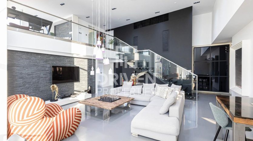 Apartment on Jumeirah Beach Residence, Dubai, 3 bedrooms, 180 m2 / per year