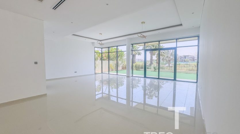 Villa on DAMAC Hills (Akoya by DAMAC), Dubai, 5 bedrooms, 666 m2 / per year