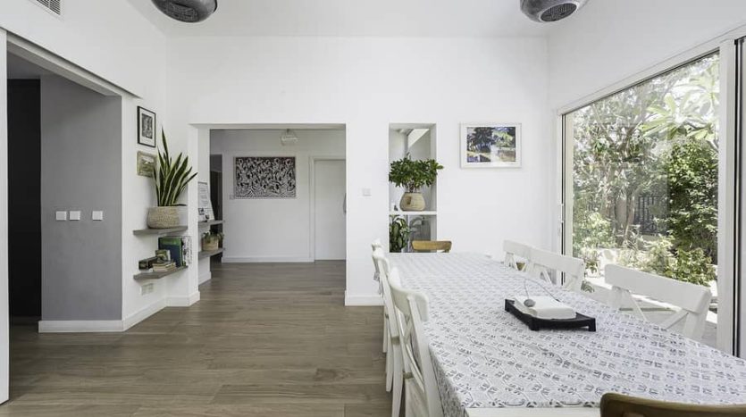 Townhouse on The Springs, Dubai, 3 bedrooms, 245 m2 / per year