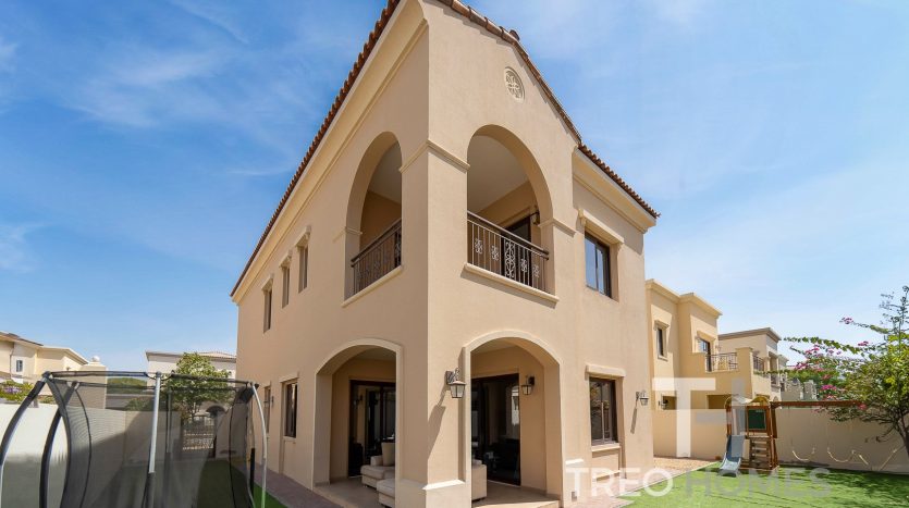 Villa on Arabian Ranches 2, Dubai, 4 bedrooms, 337 m2  | Foto 1