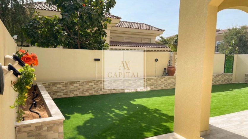 Вилла в Dubai Land, 3 спальни, 325 м2 / в год
