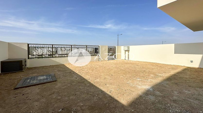 Townhouse on Town Square, Dubai, 3 bedrooms, 204.4 m2 / per year