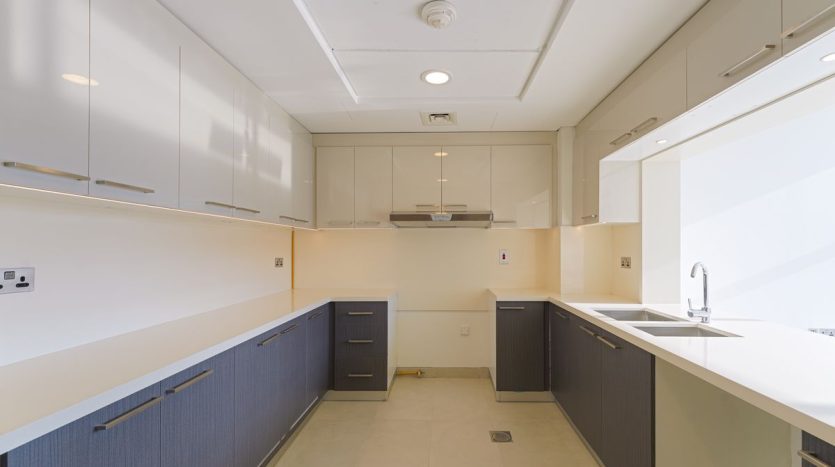 Apartment on Al Raha Beach, Abu-Dhabi, 3 bedrooms, 219 m2 / per year