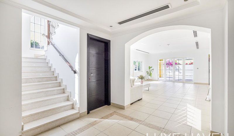 Вилла в Jumeirah Park, Дубай, 3 спальни, 327.67 м2 / в год