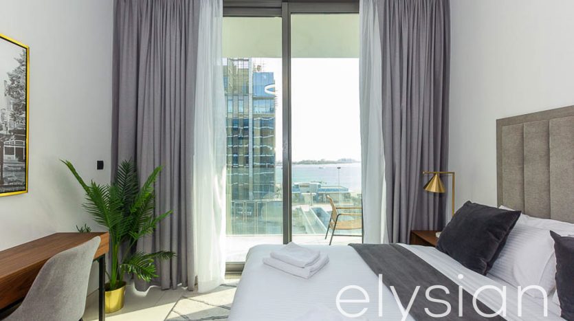 Apartment on Palm Jumeirah, Dubai, 3 bedrooms, 202 m2 / per year