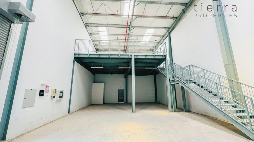 Warehouse Dubai, 288 m2 / per year