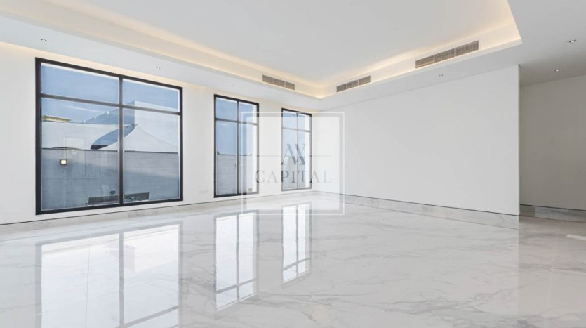 Villa on Al-Warka, Dubai, 3 bedrooms, 973 m2 / per year