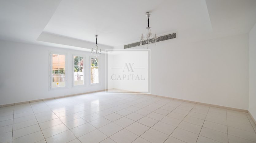 Villa on The Springs, Dubai, 3 bedrooms, 250.7 m2 / per year