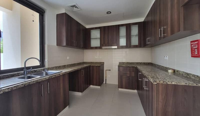Townhouse on Rome, Dubai, 3 bedrooms, 220 m2 / per year