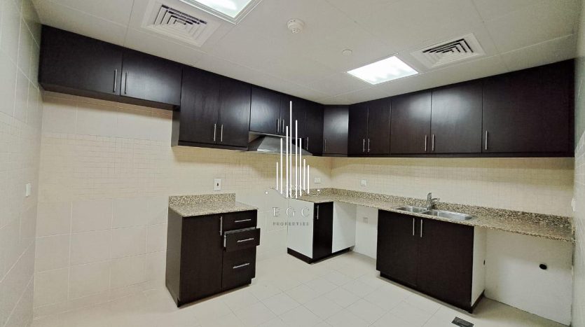 Apartment on Al Khalidiya, Abu-Dhabi, 3 bedrooms, 191.9 m2 / per year