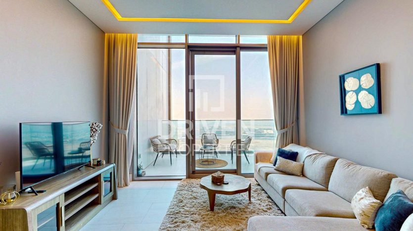 Apartment on Business Bay, Dubai, 1 bedroom, 108 m2 / per year