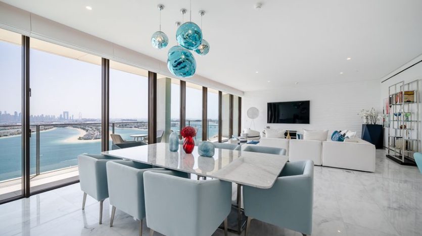 Apartment on Palm Jumeirah, Dubai, 2 bedrooms, 254.6 m2 / per year