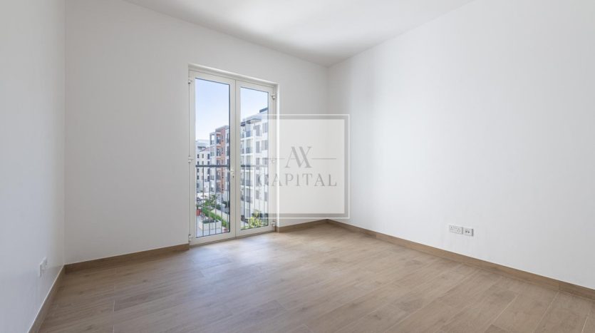 Apartment on Jumeirah, Dubai, 2 bedrooms, 111.6 m2 / per year