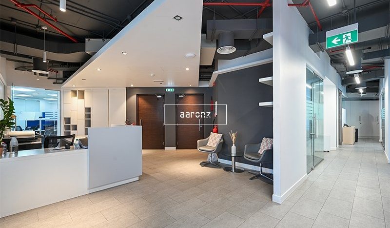 Office on Business Bay, Dubai, 453.3 m2 / per year