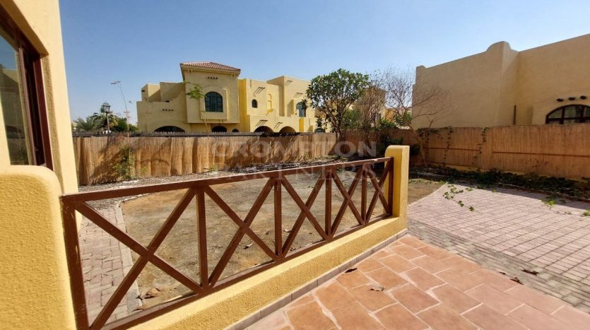 Вилла в Sas Al Nakheel, Абу-Даби, 4 спальни, 300 м2 / в год