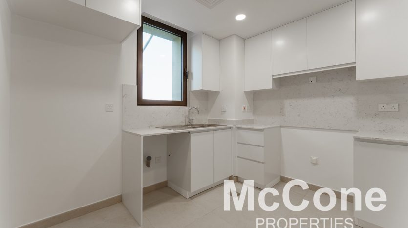 Apartment on Umm Suqeim, Dubai, 2 bedrooms, 120.03 m2 / per year