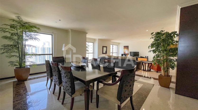 Apartment on Jumeirah Beach Residence, Dubai, 2 bedrooms, 136 m2 / per year