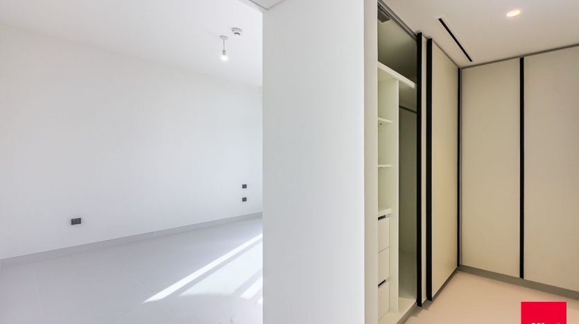 Apartment on Dubai Harbour, Dubai, 2 bedrooms, 100.5 m2 / per year