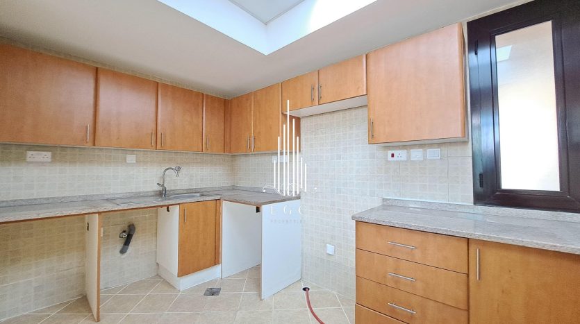 Вилла в Al Khalidiya, Абу-Даби, 4 спальни, 281 м2 / в год