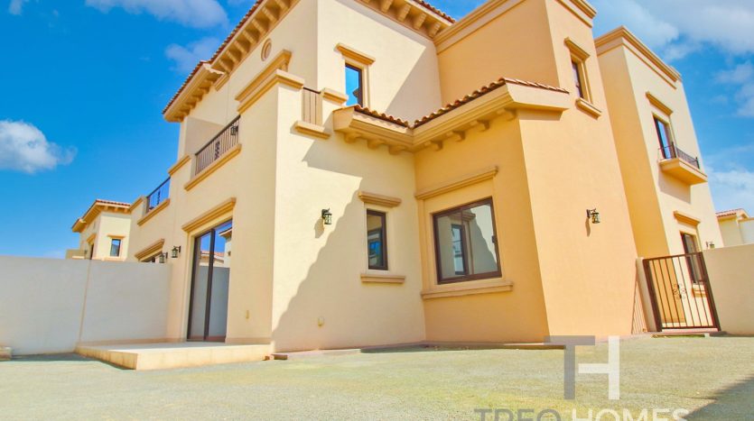 Villa on Rome, Dubai, 4 bedrooms, 234 m2 / per year