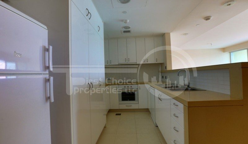 Apartment on Al Raha Beach, Abu-Dhabi, 2 bedrooms, 134.7 m2 / per year