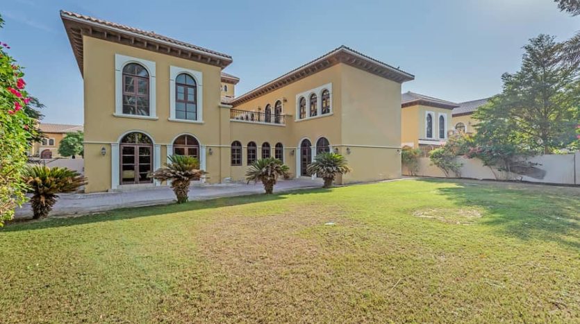 Вилла в The Villa, Дубай, 6 спален, 790 м2 / в год