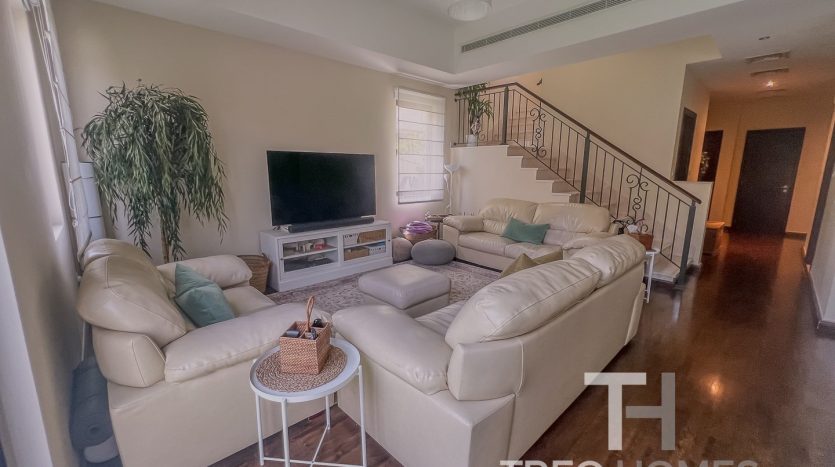 Villa on Rome, Dubai, 4 bedrooms, 269 m2 / per year