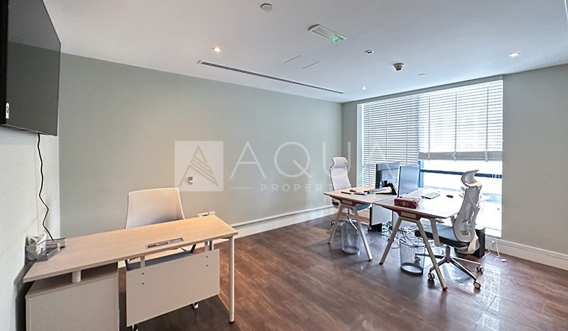 Office on Jumeirah Lake Towers, Dubai, 115.9 m2 / per year