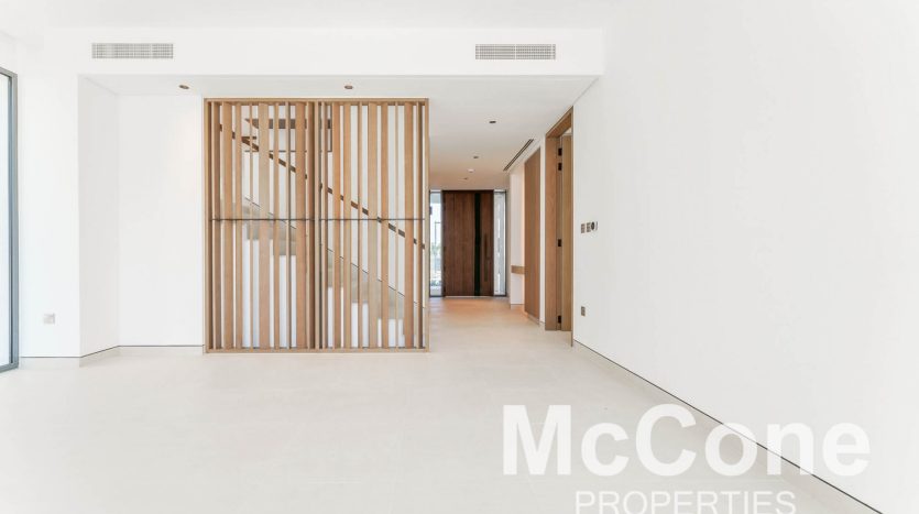 Villa on Tilal Al Ghaf, Dubai, 4 bedrooms, 404.96 m2 / per year