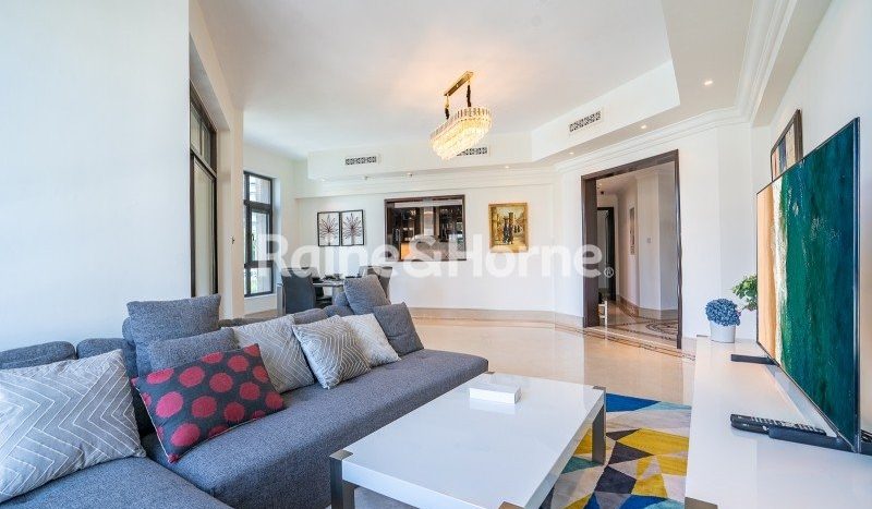 Apartment on Old Town, Dubai, 3 bedrooms, 204.2 m2 / per year
