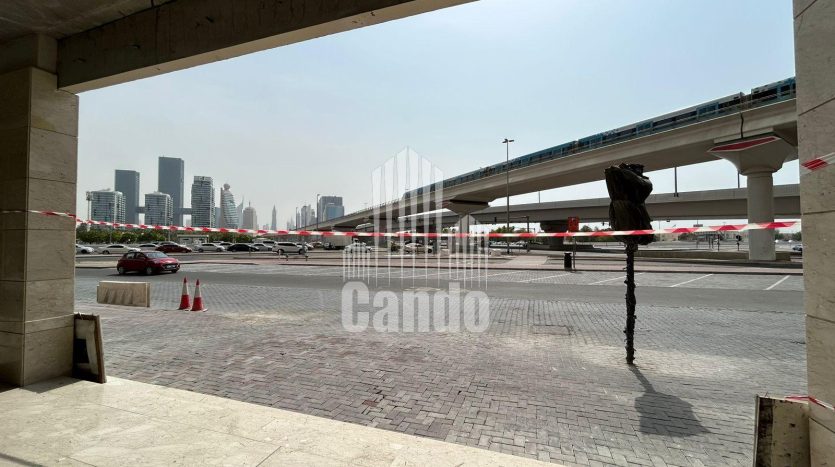 Shop Dubai, 41.8 m2 / per year