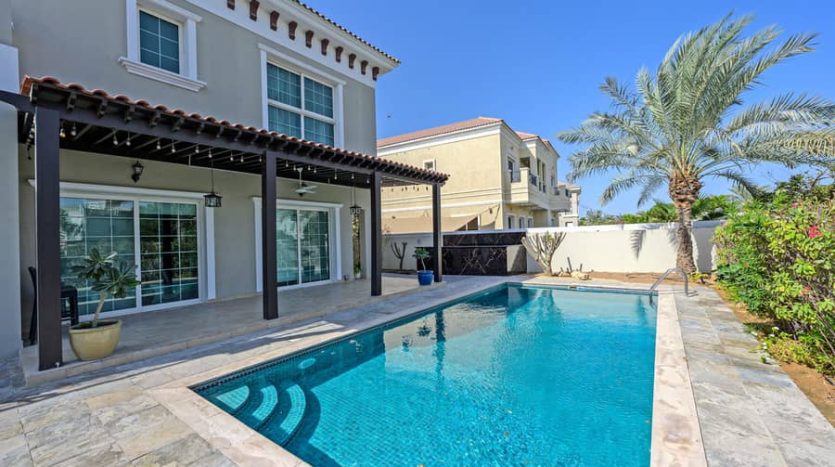 Вилла в The Villa, Дубай, 5 спален, 650 м2 / в год