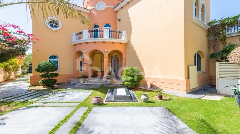Villa on Jumeirah Park, Dubai, 5 bedrooms, 750.2 m2  | Foto 1