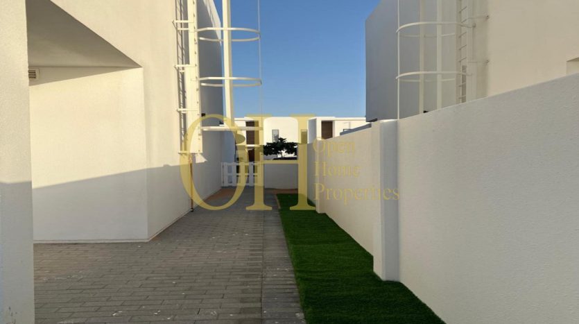 Townhouse on Al Ghadeer, Abu-Dhabi, 3 bedrooms, 199.5 m2 / per year