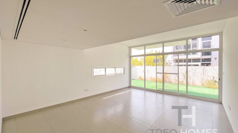 Townhouse on Moudon, Dubai, 3 bedrooms, 264 m2 / per year