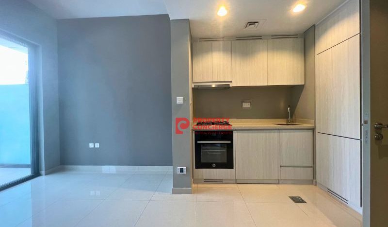Apartment on Business Bay, Dubai, 1 bedroom, 44 m2 / per month